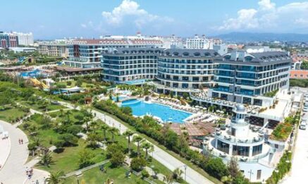 Commodore Elite Suites & Spa