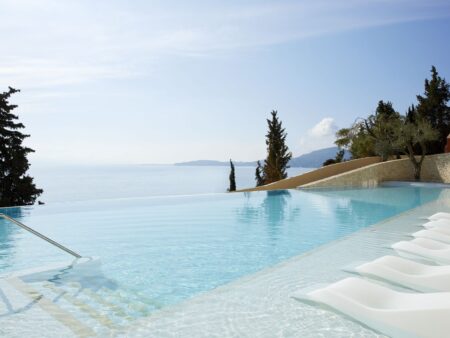 Marbella Nido Suite Hotel in Agios Ioannis Peristeron