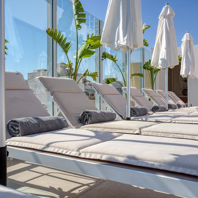 Ethereal White Hotel - Afbeelding 4