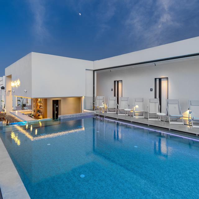 Ethereal White Hotel - Afbeelding 6